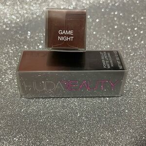 Huda Beauty Power Bullet Matte Lipstick super-hot brown (warm toned) New in Box